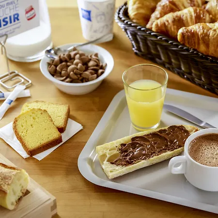 Ibis Budget سيسترون