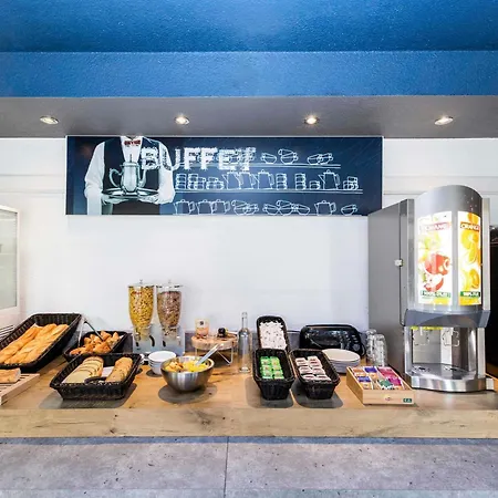 锡斯特龙宜必思快捷酒店 2*