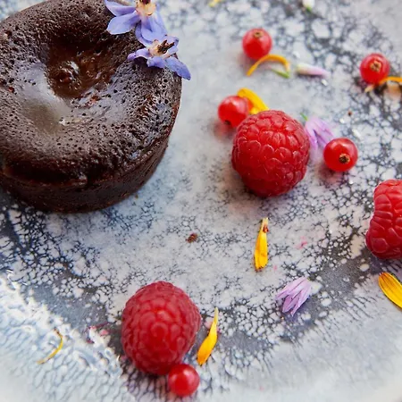 锡斯特龙宜必思快捷酒店 2*