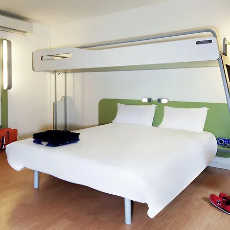 锡斯特龙宜必思快捷酒店 2* 锡斯特龙