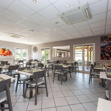 锡斯特龙宜必思快捷酒店 2*