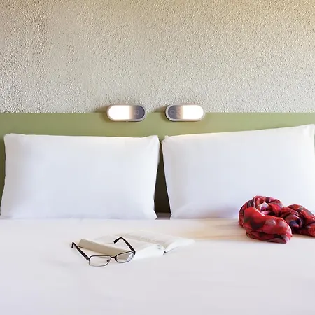 酒店 锡斯特龙宜必思快捷酒店 2*